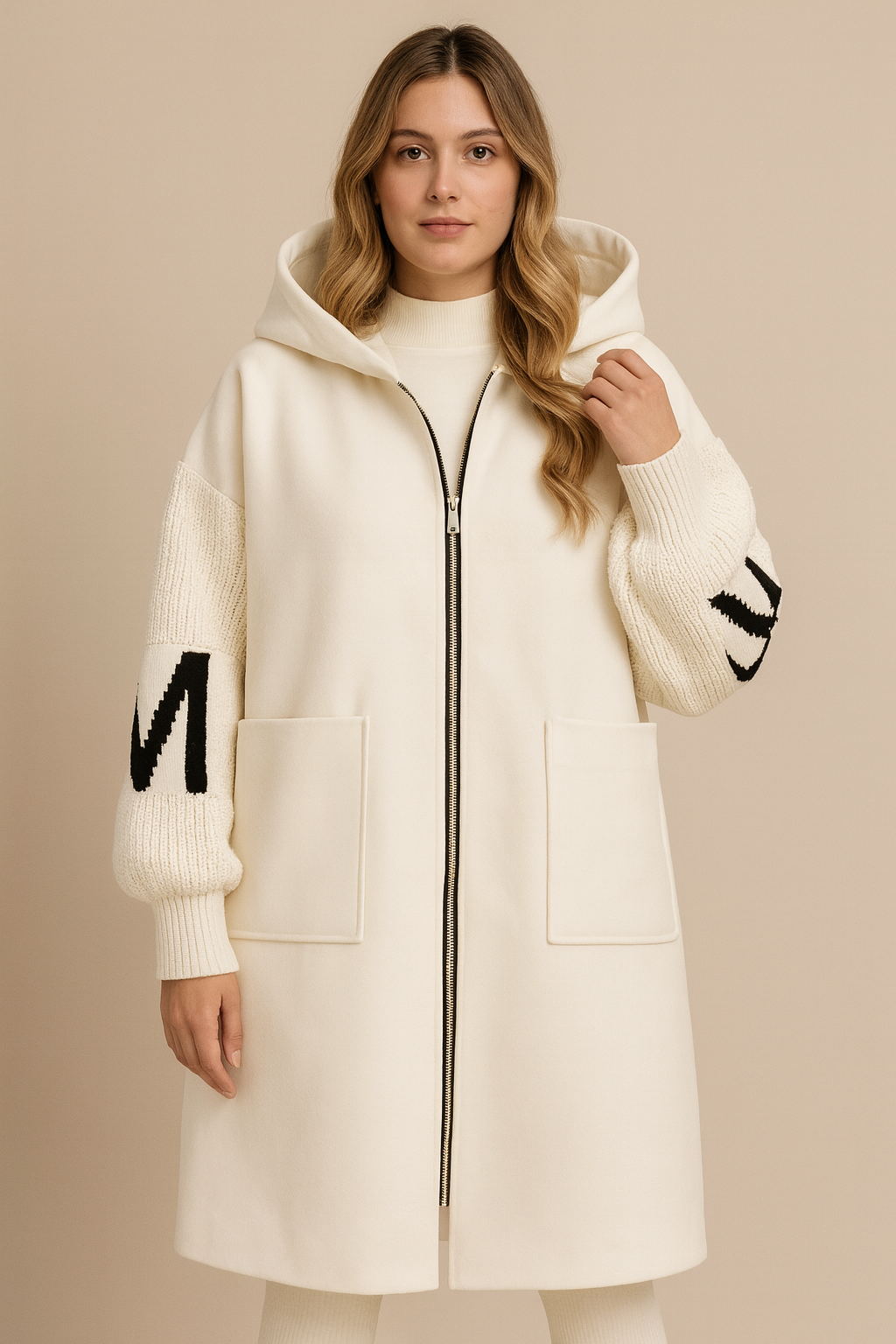 SELENE | MANTEAU LONG TRICOTÉ AVEC CAPUCHE
